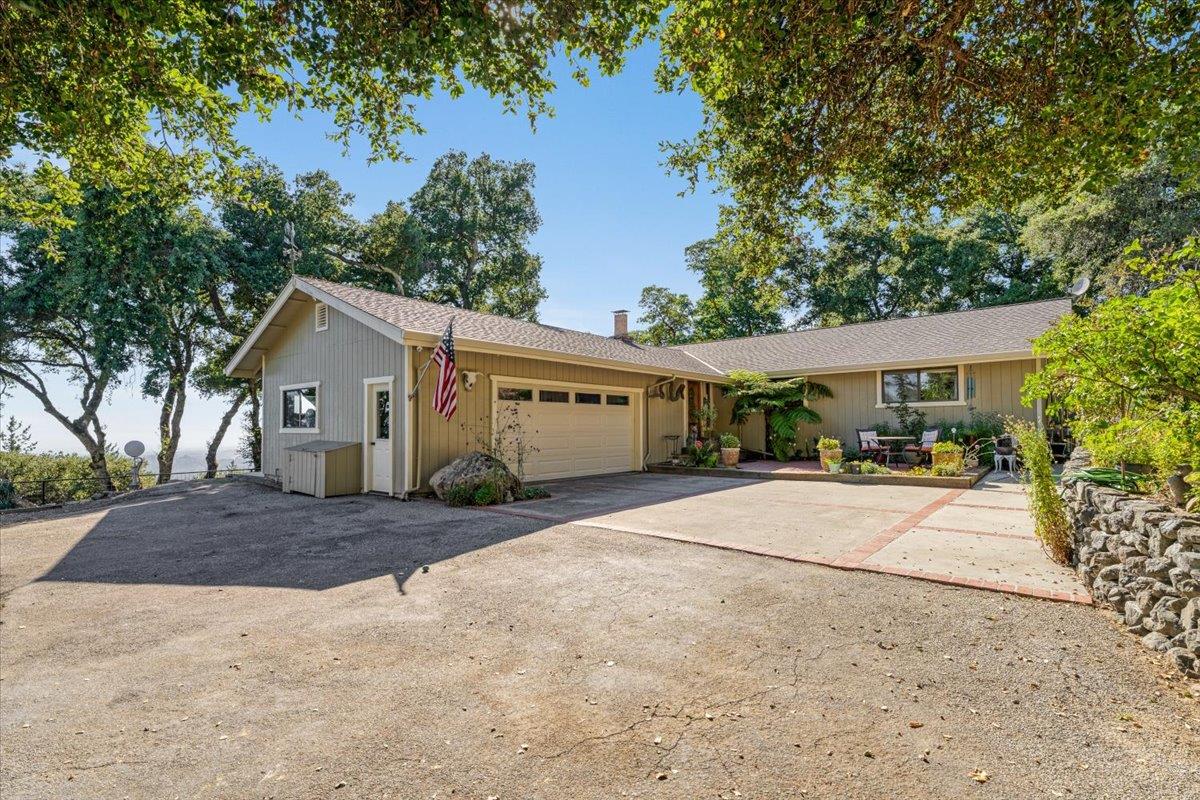 Detail Gallery Image 6 of 61 For 24854 Skyland Rd, Los Gatos,  CA 95033 - 3 Beds | 2 Baths