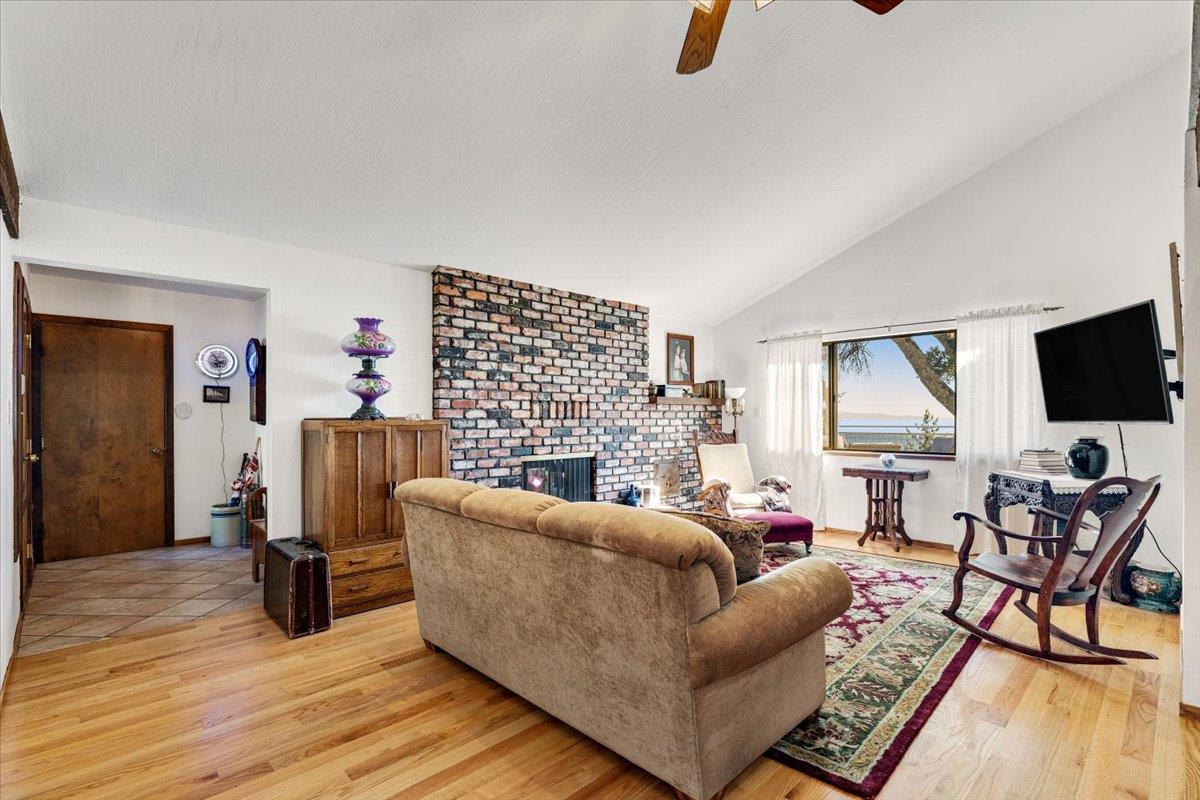 Detail Gallery Image 9 of 61 For 24854 Skyland Rd, Los Gatos,  CA 95033 - 3 Beds | 2 Baths