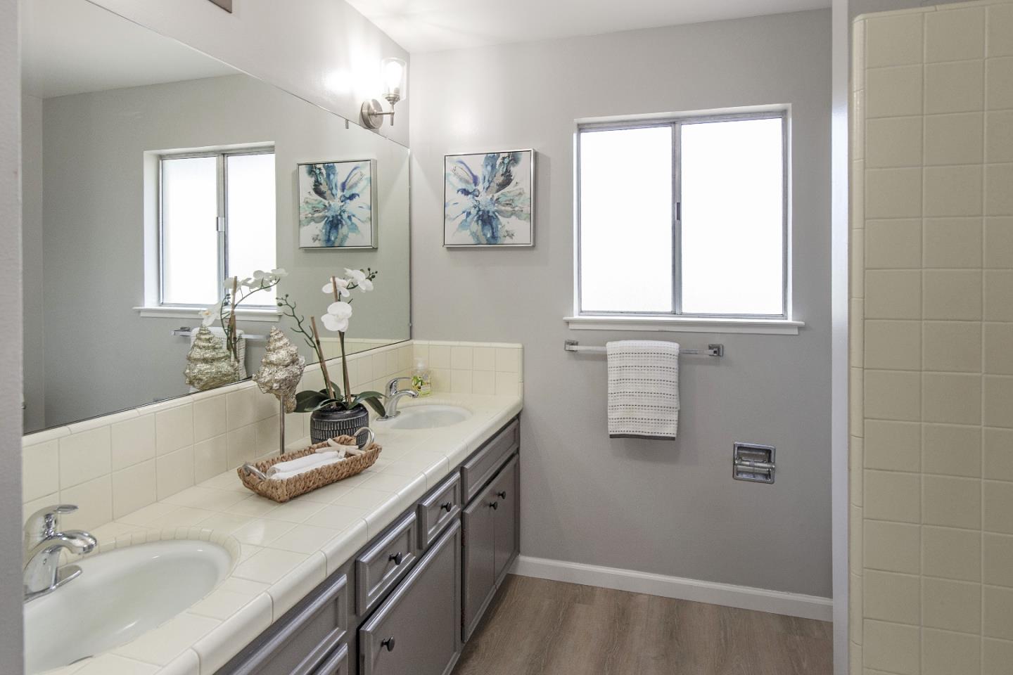 Detail Gallery Image 26 of 87 For 13199 Paramount Dr, Saratoga,  CA 95070 - 5 Beds | 3 Baths