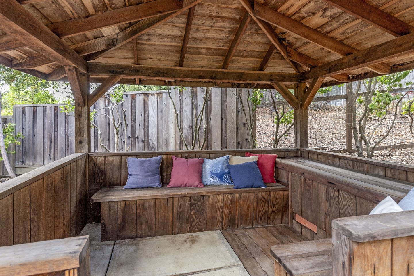 Detail Gallery Image 36 of 87 For 13199 Paramount Dr, Saratoga,  CA 95070 - 5 Beds | 3 Baths