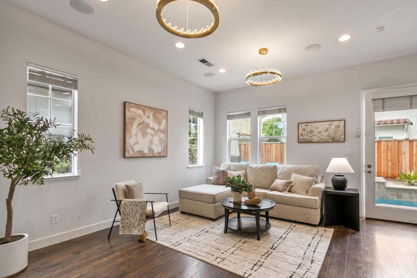 Detail Gallery Image 10 of 39 For 2107 Gullane Way, Gilroy,  CA 95020 - 4 Beds | 2/1 Baths