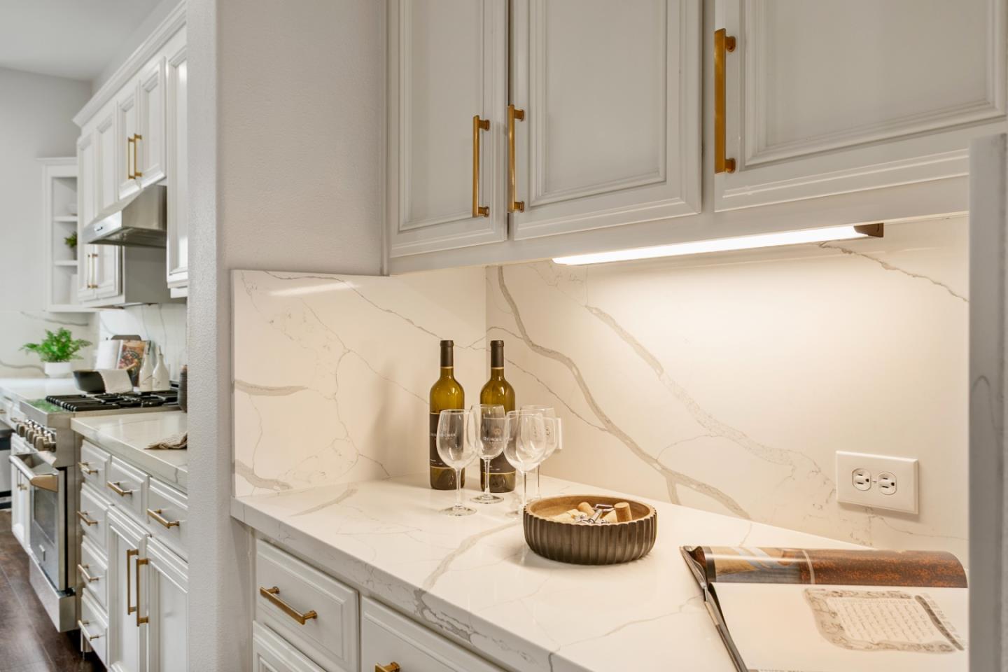 Detail Gallery Image 14 of 39 For 2107 Gullane Way, Gilroy,  CA 95020 - 4 Beds | 2/1 Baths