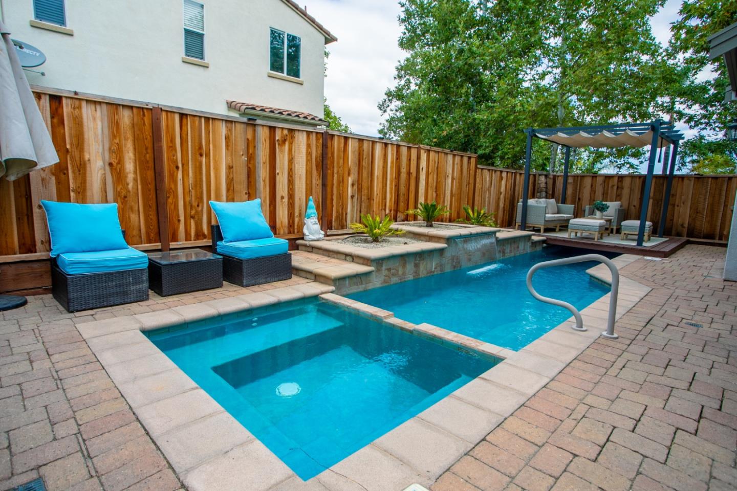 Detail Gallery Image 3 of 39 For 2107 Gullane Way, Gilroy,  CA 95020 - 4 Beds | 2/1 Baths