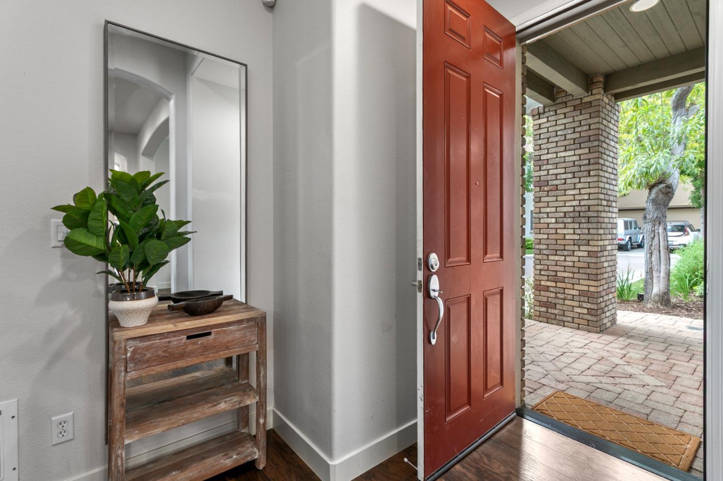 Detail Gallery Image 6 of 39 For 2107 Gullane Way, Gilroy,  CA 95020 - 4 Beds | 2/1 Baths