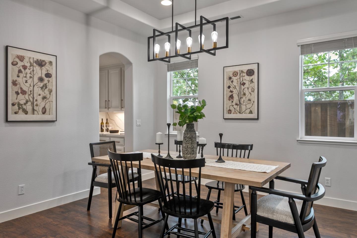 Detail Gallery Image 9 of 39 For 2107 Gullane Way, Gilroy,  CA 95020 - 4 Beds | 2/1 Baths