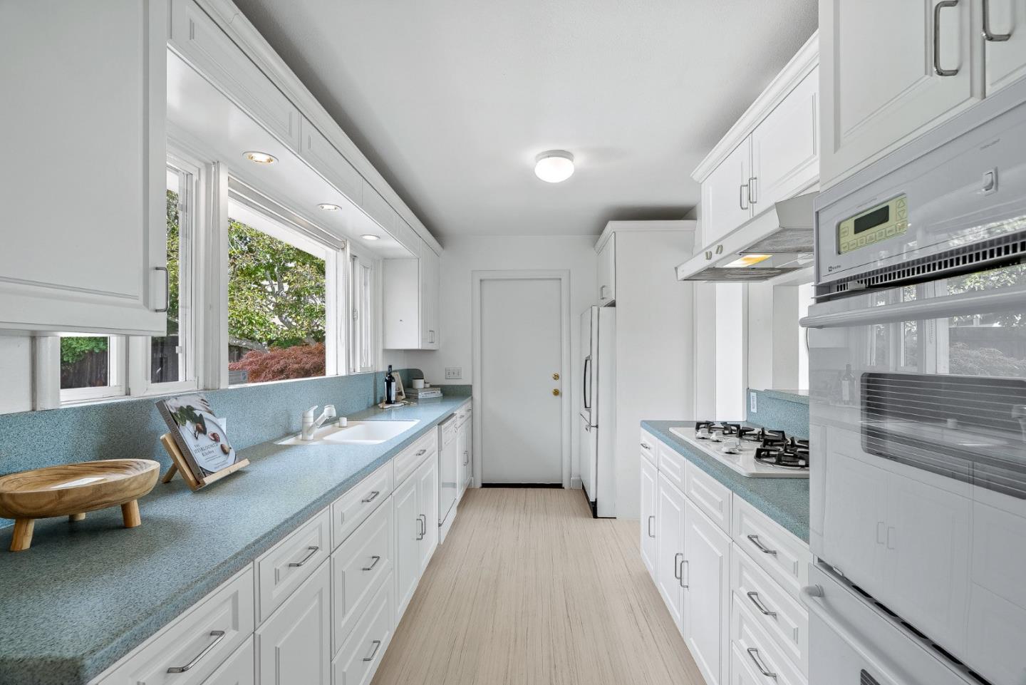 Detail Gallery Image 16 of 34 For 265 15th Ave, Santa Cruz,  CA 95062 - 3 Beds | 2 Baths