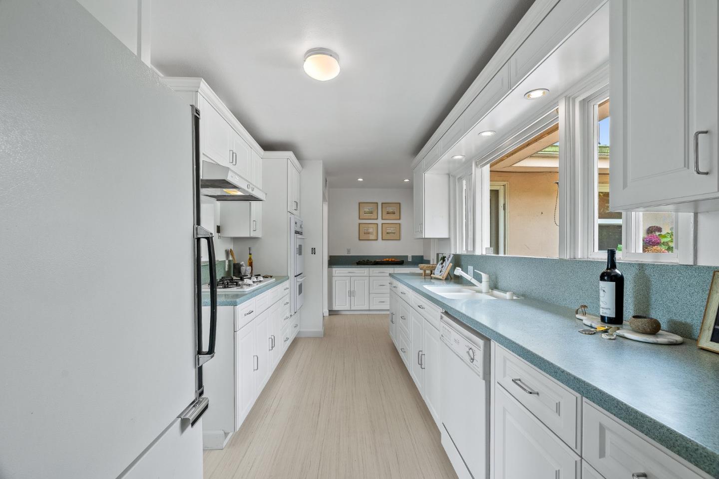 Detail Gallery Image 17 of 34 For 265 15th Ave, Santa Cruz,  CA 95062 - 3 Beds | 2 Baths