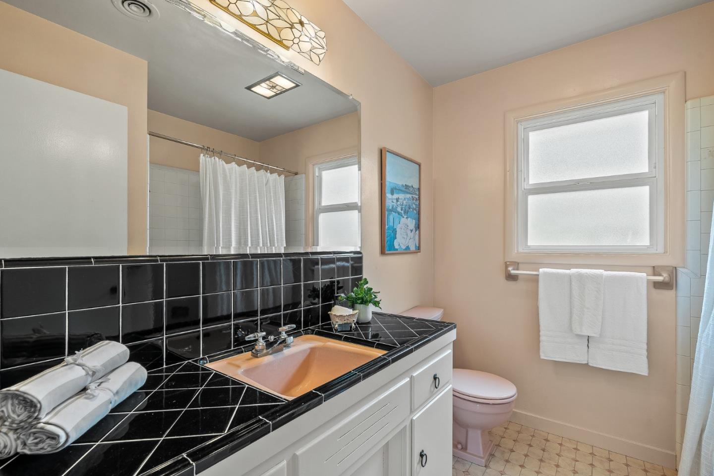 Detail Gallery Image 25 of 34 For 265 15th Ave, Santa Cruz,  CA 95062 - 3 Beds | 2 Baths