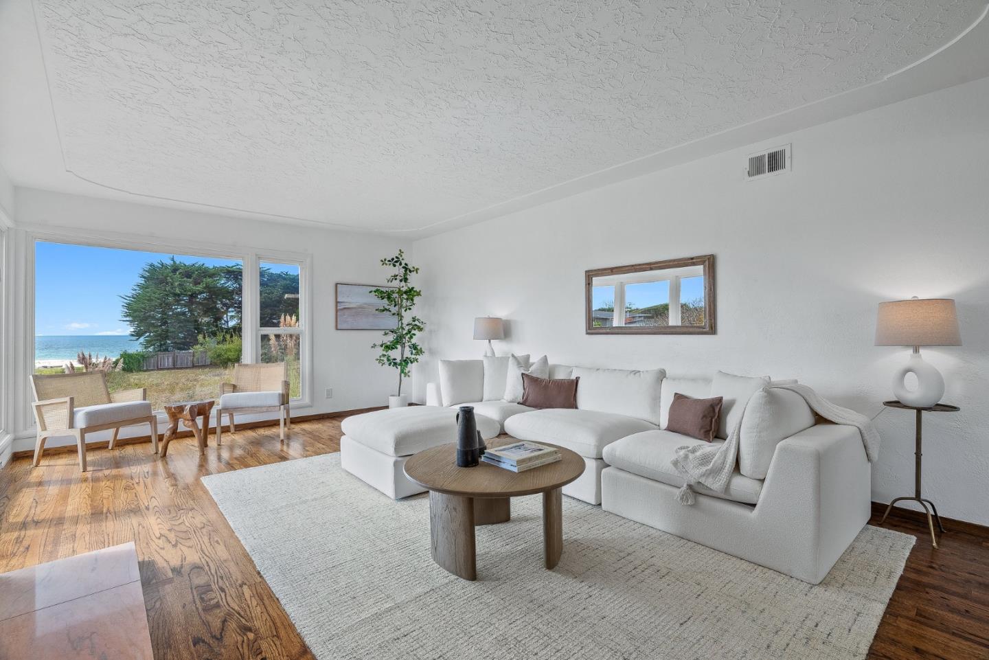Detail Gallery Image 5 of 34 For 265 15th Ave, Santa Cruz,  CA 95062 - 3 Beds | 2 Baths