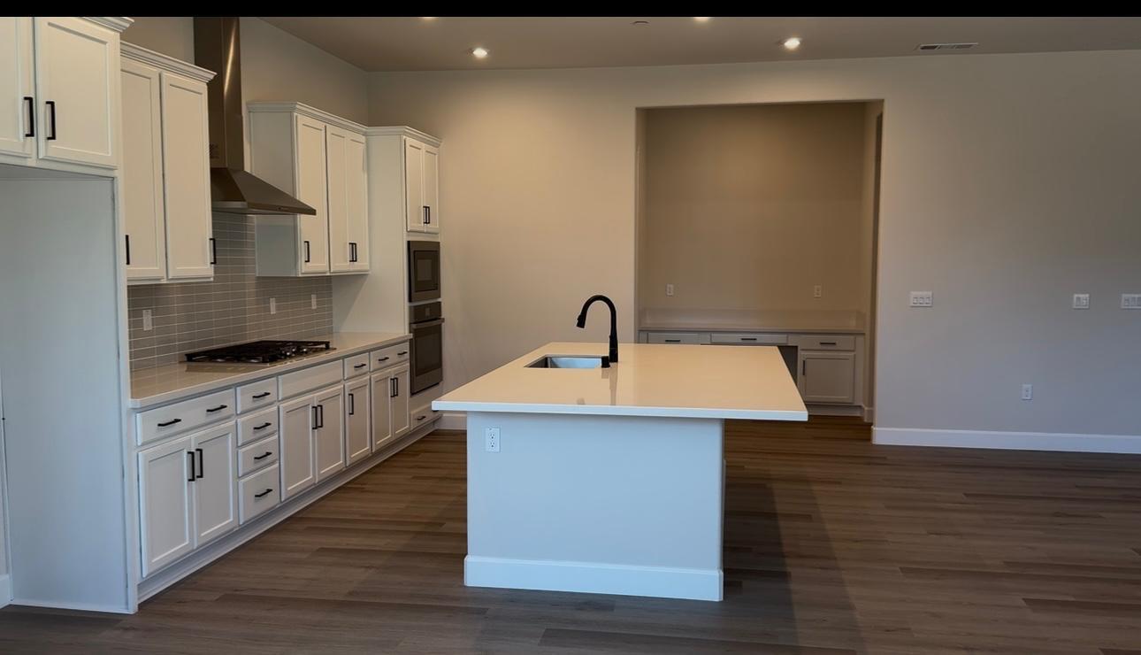 Detail Gallery Image 4 of 14 For 2146 Vermentino St, Manteca,  CA 95337 - 3 Beds | 2 Baths
