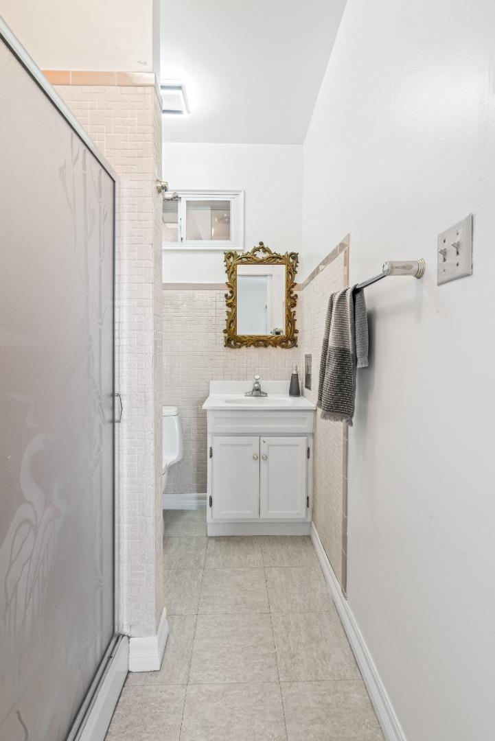 Detail Gallery Image 15 of 27 For 1551 20th Ave, San Francisco,  CA 94122 - 6 Beds | 3 Baths