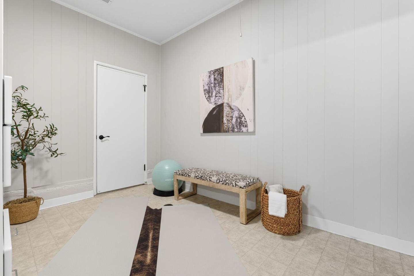 Detail Gallery Image 11 of 40 For 164 Wisteria Dr, East Palo Alto,  CA 94303 - 4 Beds | 2 Baths