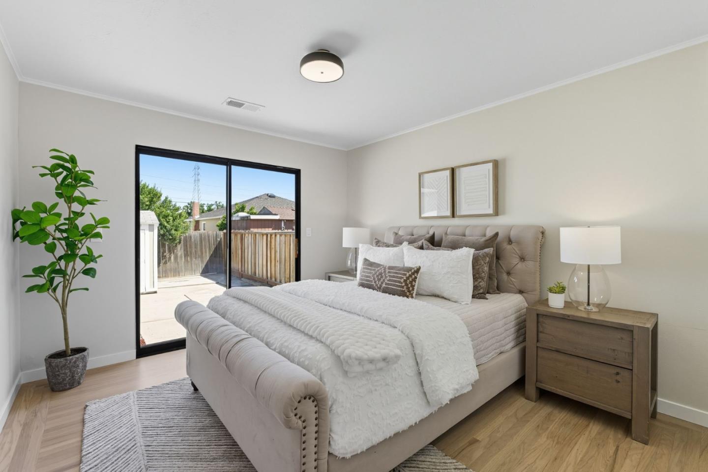 Detail Gallery Image 18 of 40 For 164 Wisteria Dr, East Palo Alto,  CA 94303 - 4 Beds | 2 Baths