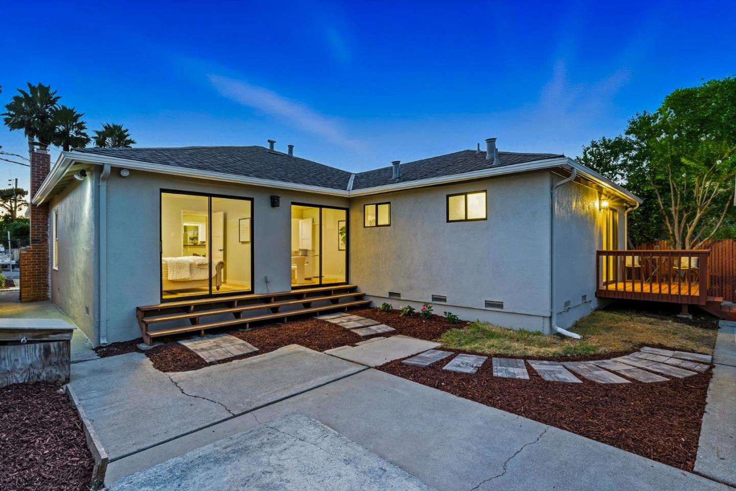 Detail Gallery Image 25 of 40 For 164 Wisteria Dr, East Palo Alto,  CA 94303 - 4 Beds | 2 Baths