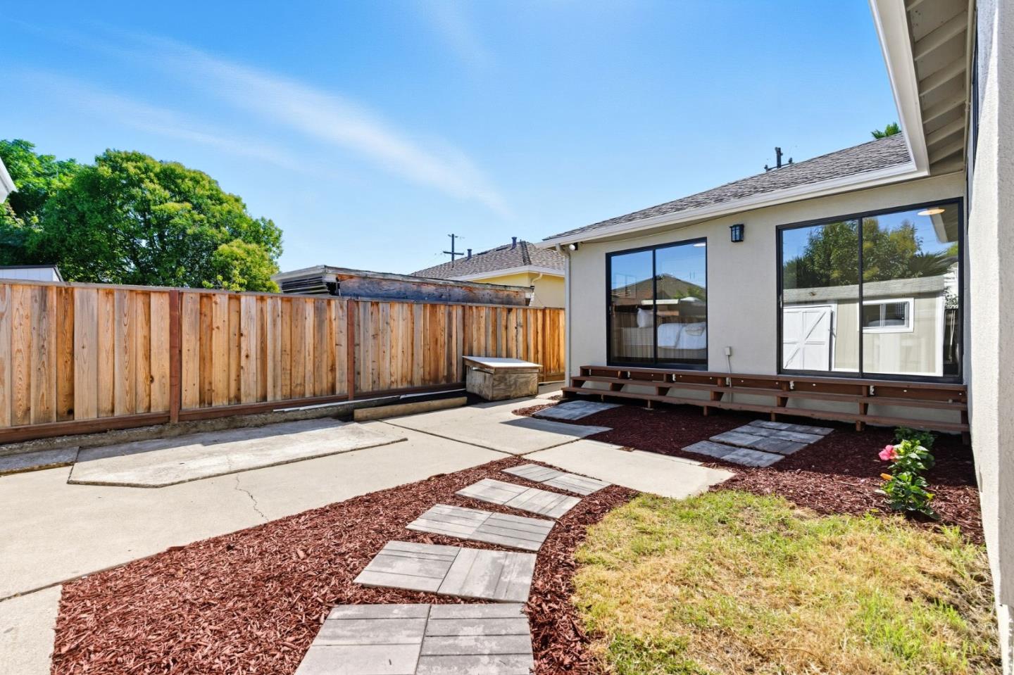 Detail Gallery Image 28 of 40 For 164 Wisteria Dr, East Palo Alto,  CA 94303 - 4 Beds | 2 Baths