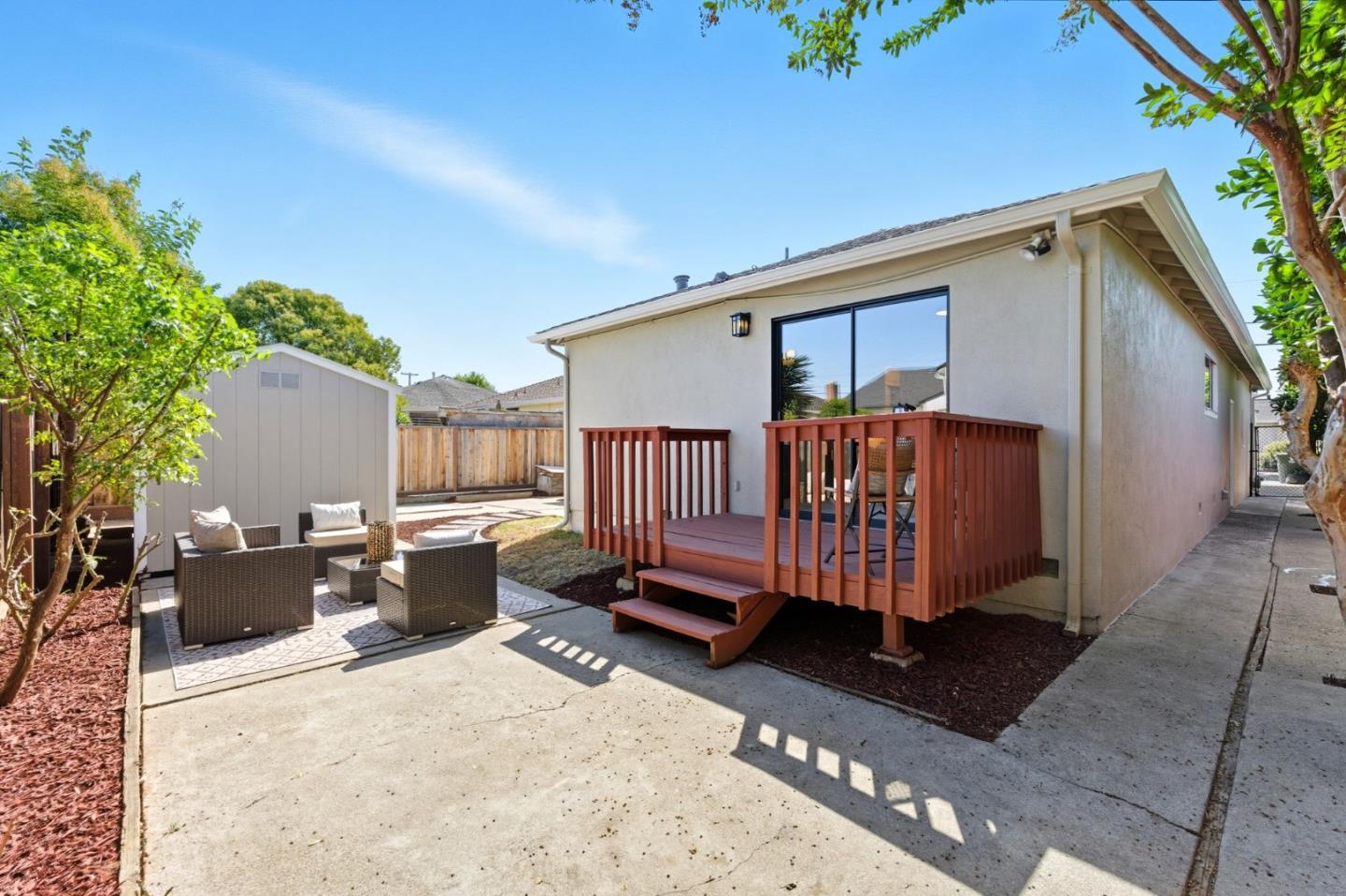 Detail Gallery Image 30 of 40 For 164 Wisteria Dr, East Palo Alto,  CA 94303 - 4 Beds | 2 Baths