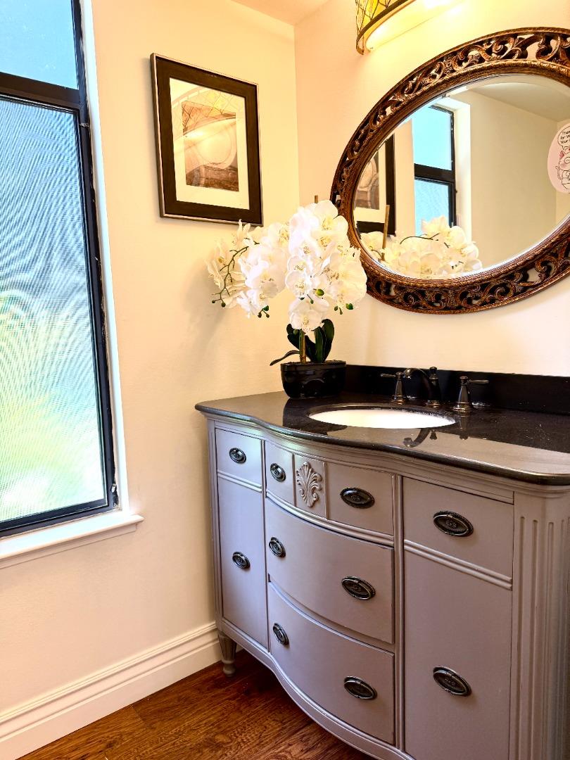 Detail Gallery Image 14 of 16 For 1060 Sheppard Rd, Walnut Creek,  CA 94598 - 3 Beds | 2/1 Baths