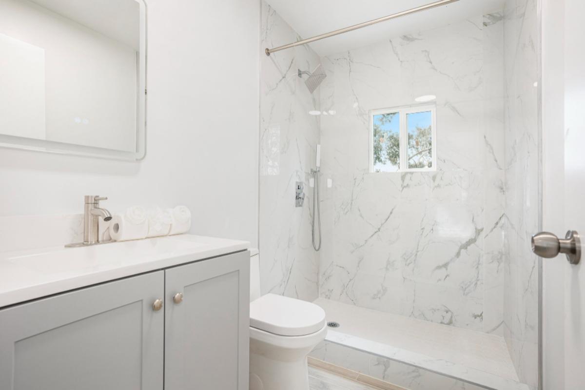Detail Gallery Image 15 of 16 For 5250 Sunset Dr, El Sobrante,  CA 94803 - 3 Beds | 3 Baths