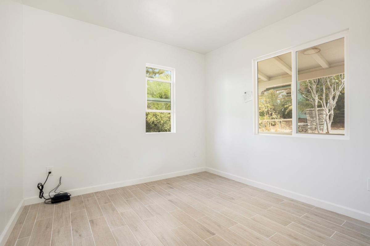 Detail Gallery Image 8 of 16 For 5250 Sunset Dr, El Sobrante,  CA 94803 - 3 Beds | 3 Baths