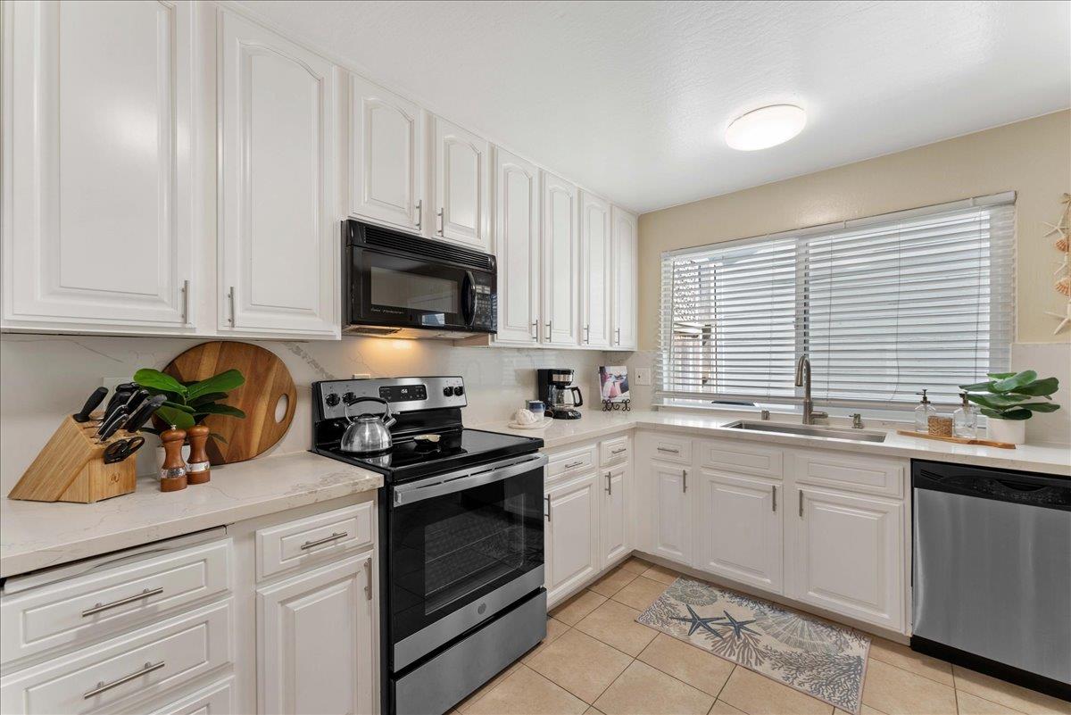 Detail Gallery Image 11 of 36 For 208 Stockton Ave, Capitola,  CA 95010 - – Beds | – Baths