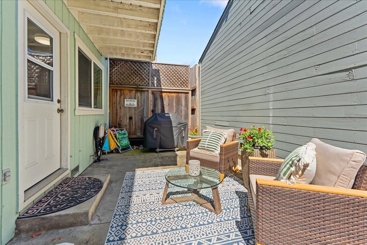 Detail Gallery Image 20 of 36 For 208 Stockton Ave, Capitola,  CA 95010 - – Beds | – Baths