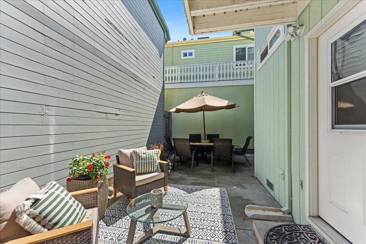 Detail Gallery Image 21 of 36 For 208 Stockton Ave, Capitola,  CA 95010 - – Beds | – Baths
