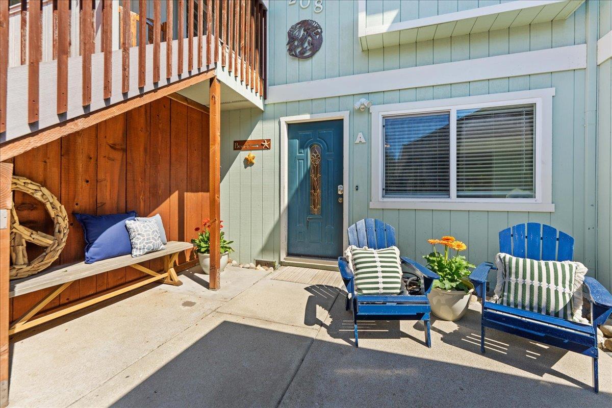 Detail Gallery Image 3 of 36 For 208 Stockton Ave, Capitola,  CA 95010 - – Beds | – Baths