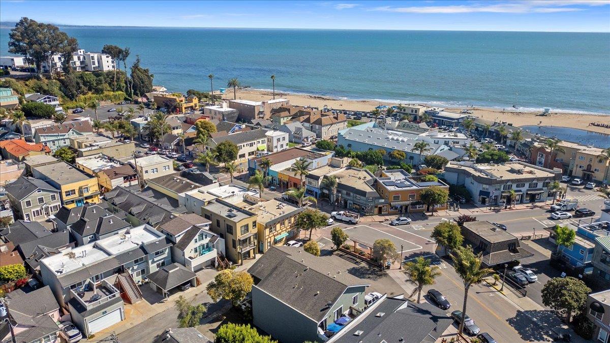 Detail Gallery Image 32 of 36 For 208 Stockton Ave, Capitola,  CA 95010 - – Beds | – Baths