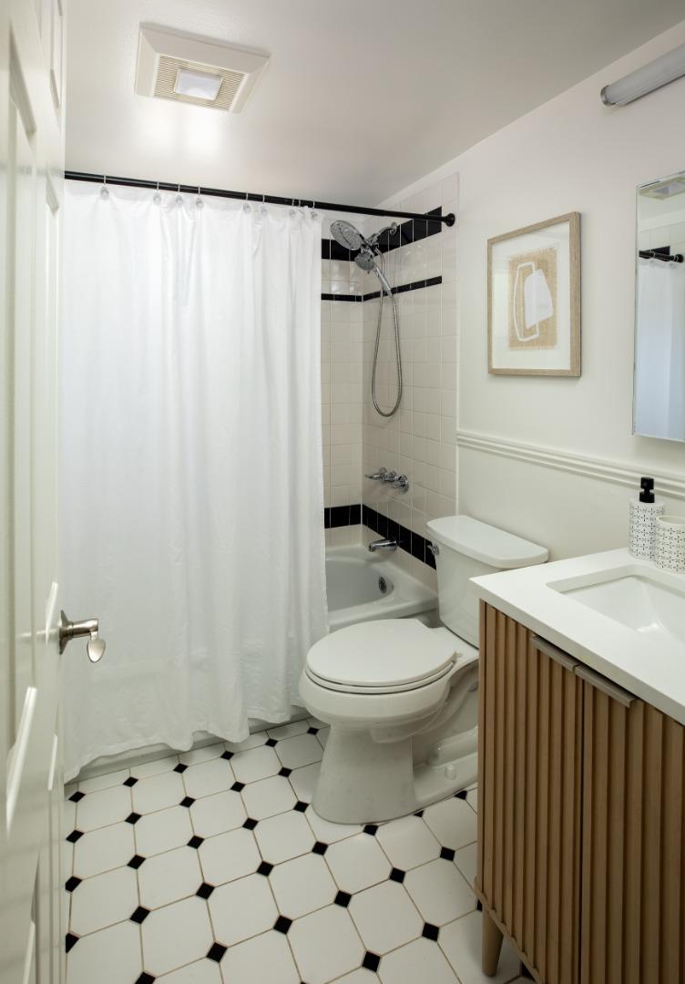 Detail Gallery Image 11 of 29 For 1269 Manzano Way, Sunnyvale,  CA 94089 - 3 Beds | 2 Baths
