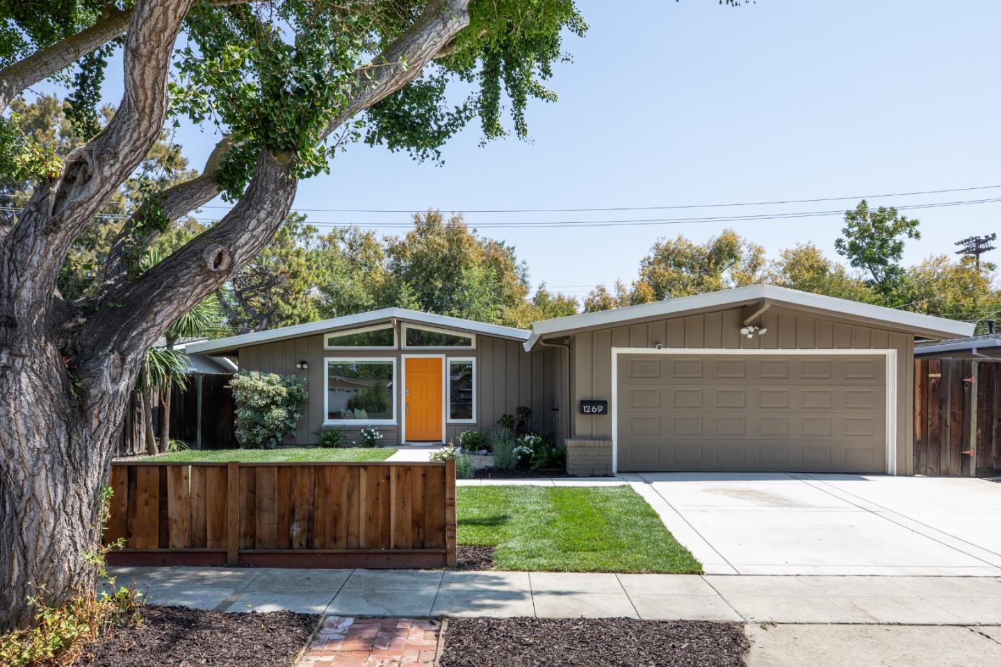 Detail Gallery Image 4 of 29 For 1269 Manzano Way, Sunnyvale,  CA 94089 - 3 Beds | 2 Baths