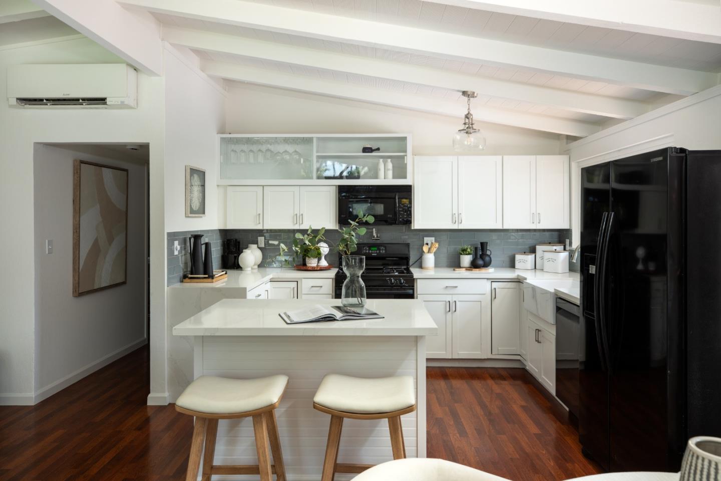 Detail Gallery Image 6 of 29 For 1269 Manzano Way, Sunnyvale,  CA 94089 - 3 Beds | 2 Baths