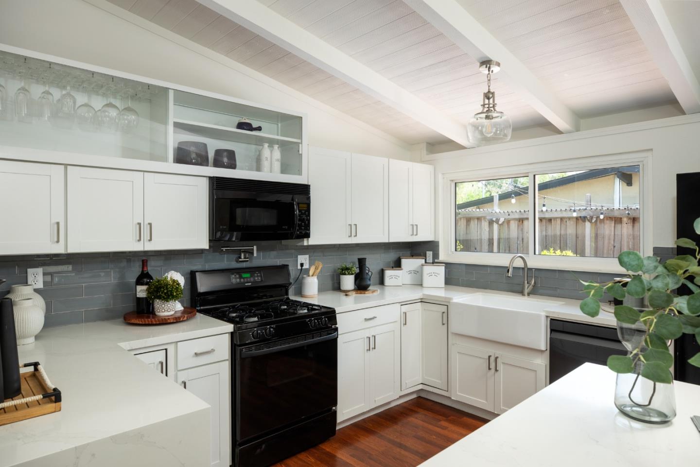 Detail Gallery Image 8 of 29 For 1269 Manzano Way, Sunnyvale,  CA 94089 - 3 Beds | 2 Baths