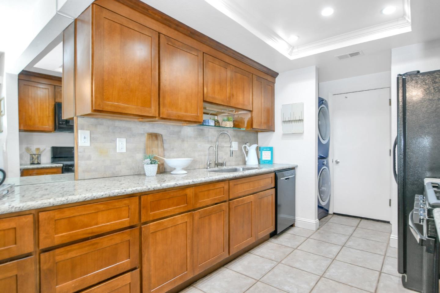 Detail Gallery Image 8 of 27 For 1530 Trawler St, Discovery Bay,  CA 94505 - 2 Beds | 2 Baths