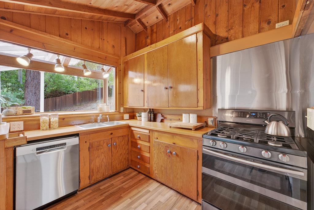 Detail Gallery Image 20 of 62 For 14755 Two Bar Rd, Boulder Creek,  CA 95006 - 5 Beds | 2 Baths