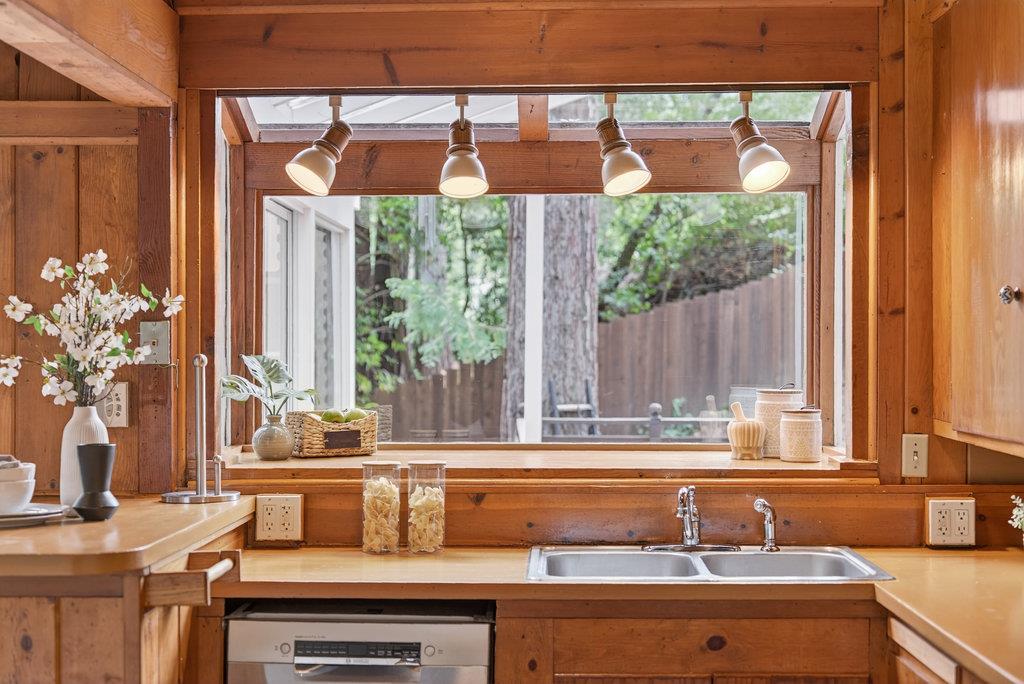 Detail Gallery Image 21 of 62 For 14755 Two Bar Rd, Boulder Creek,  CA 95006 - 5 Beds | 2 Baths