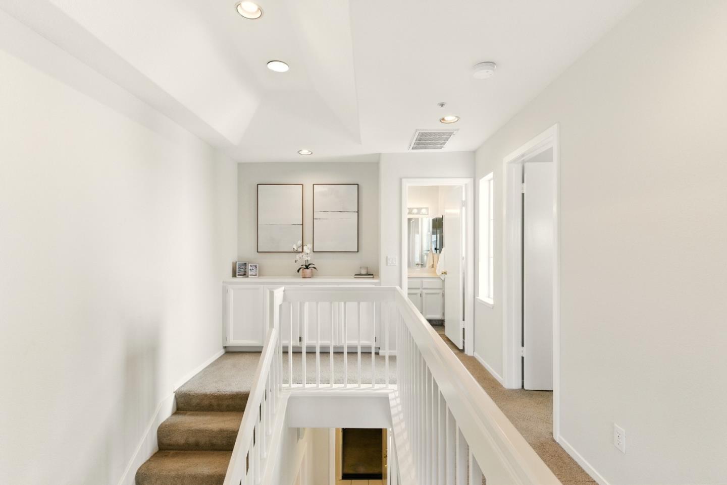 Detail Gallery Image 16 of 47 For 583 Shoal Cir, Redwood Shores,  CA 94065 - 2 Beds | 2/1 Baths