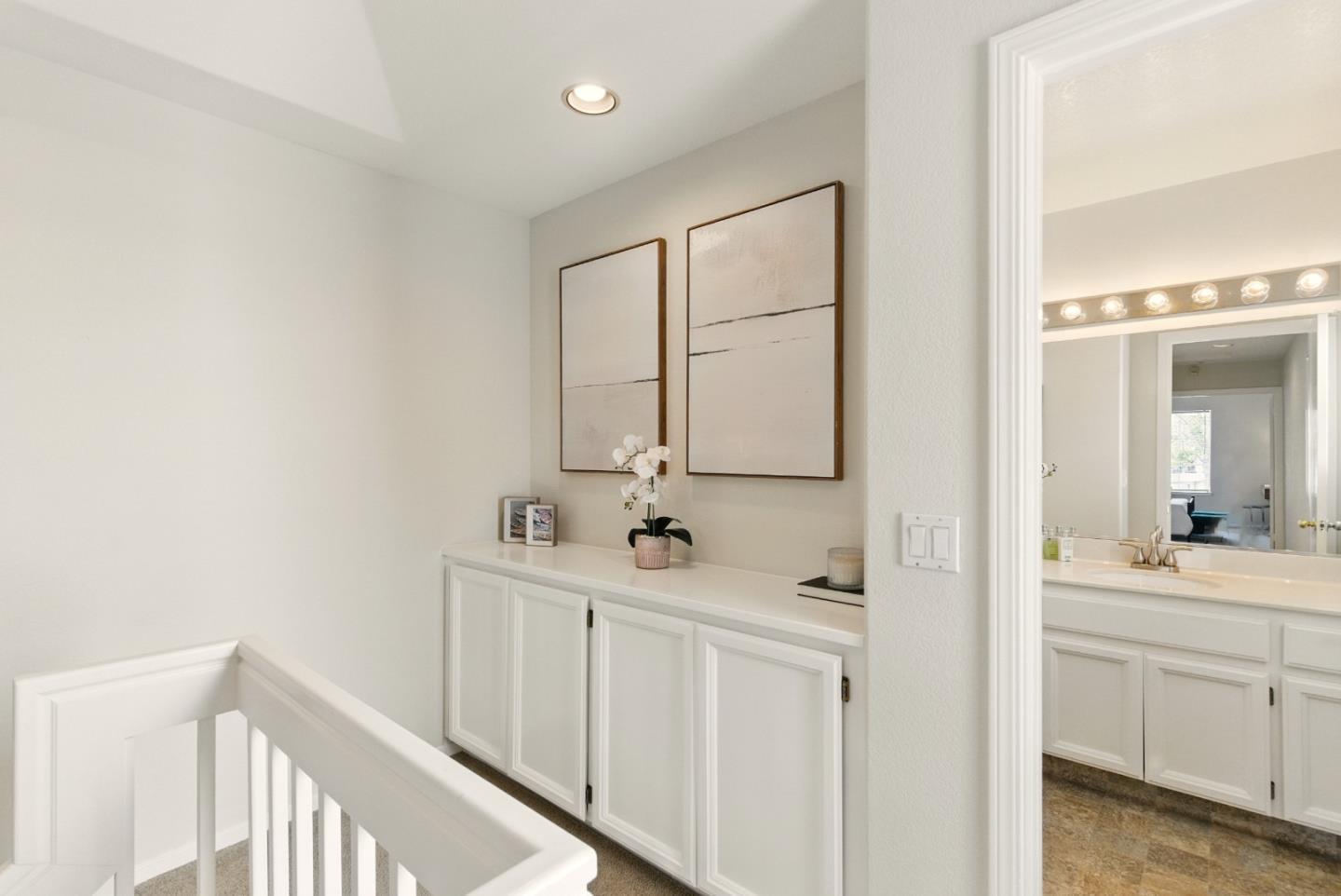 Detail Gallery Image 17 of 47 For 583 Shoal Cir, Redwood Shores,  CA 94065 - 2 Beds | 2/1 Baths