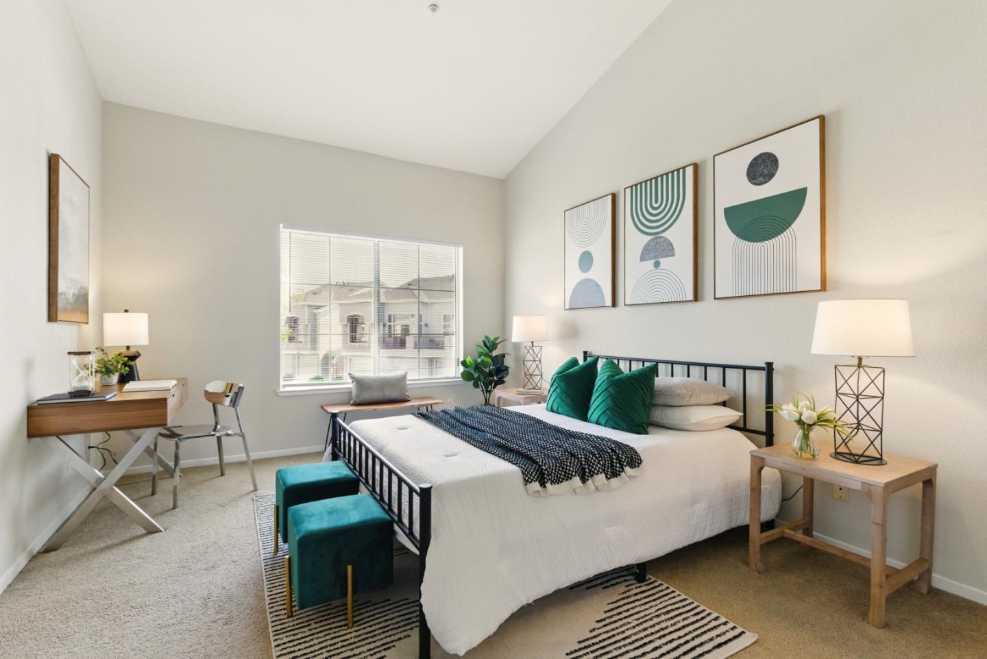 Detail Gallery Image 22 of 47 For 583 Shoal Cir, Redwood Shores,  CA 94065 - 2 Beds | 2/1 Baths