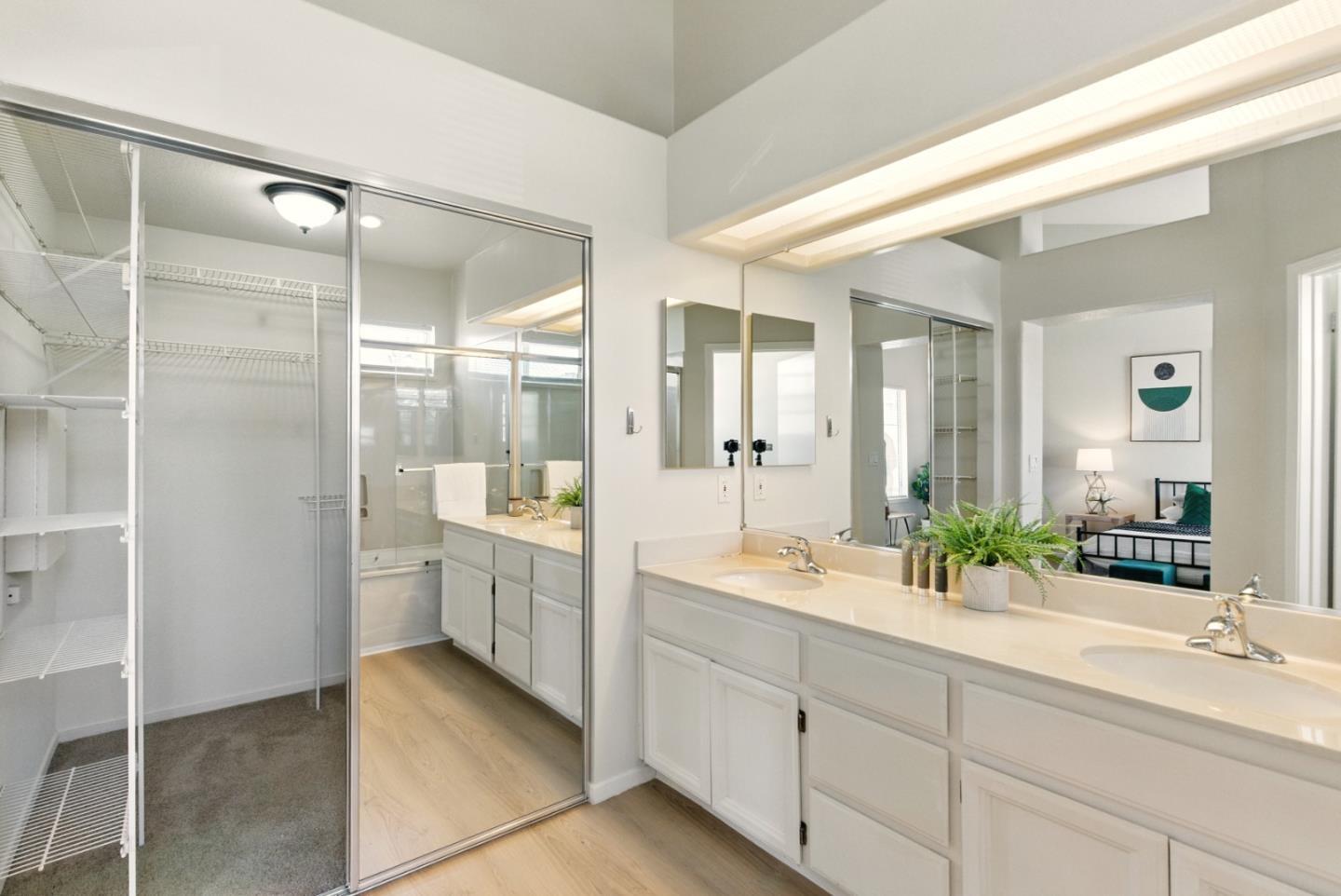 Detail Gallery Image 28 of 47 For 583 Shoal Cir, Redwood Shores,  CA 94065 - 2 Beds | 2/1 Baths