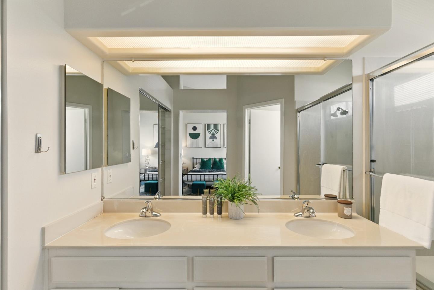 Detail Gallery Image 29 of 47 For 583 Shoal Cir, Redwood Shores,  CA 94065 - 2 Beds | 2/1 Baths
