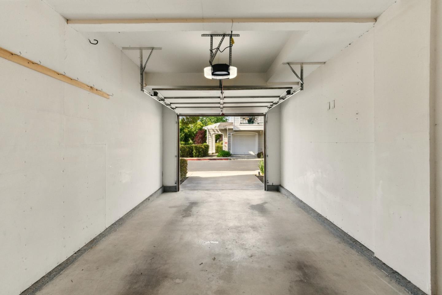 Detail Gallery Image 36 of 47 For 583 Shoal Cir, Redwood Shores,  CA 94065 - 2 Beds | 2/1 Baths
