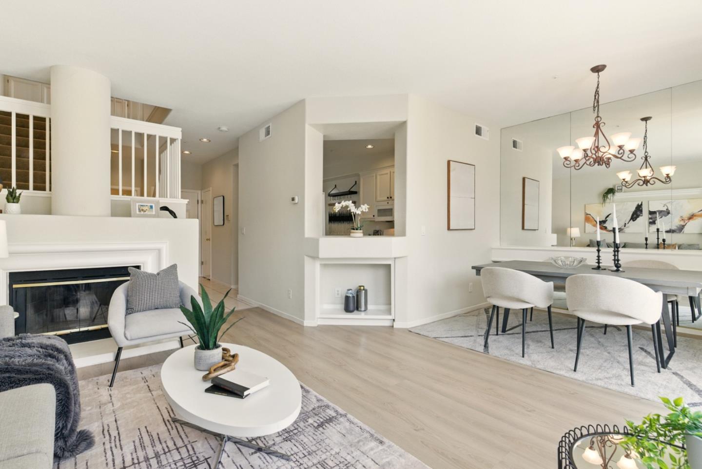 Detail Gallery Image 4 of 47 For 583 Shoal Cir, Redwood Shores,  CA 94065 - 2 Beds | 2/1 Baths