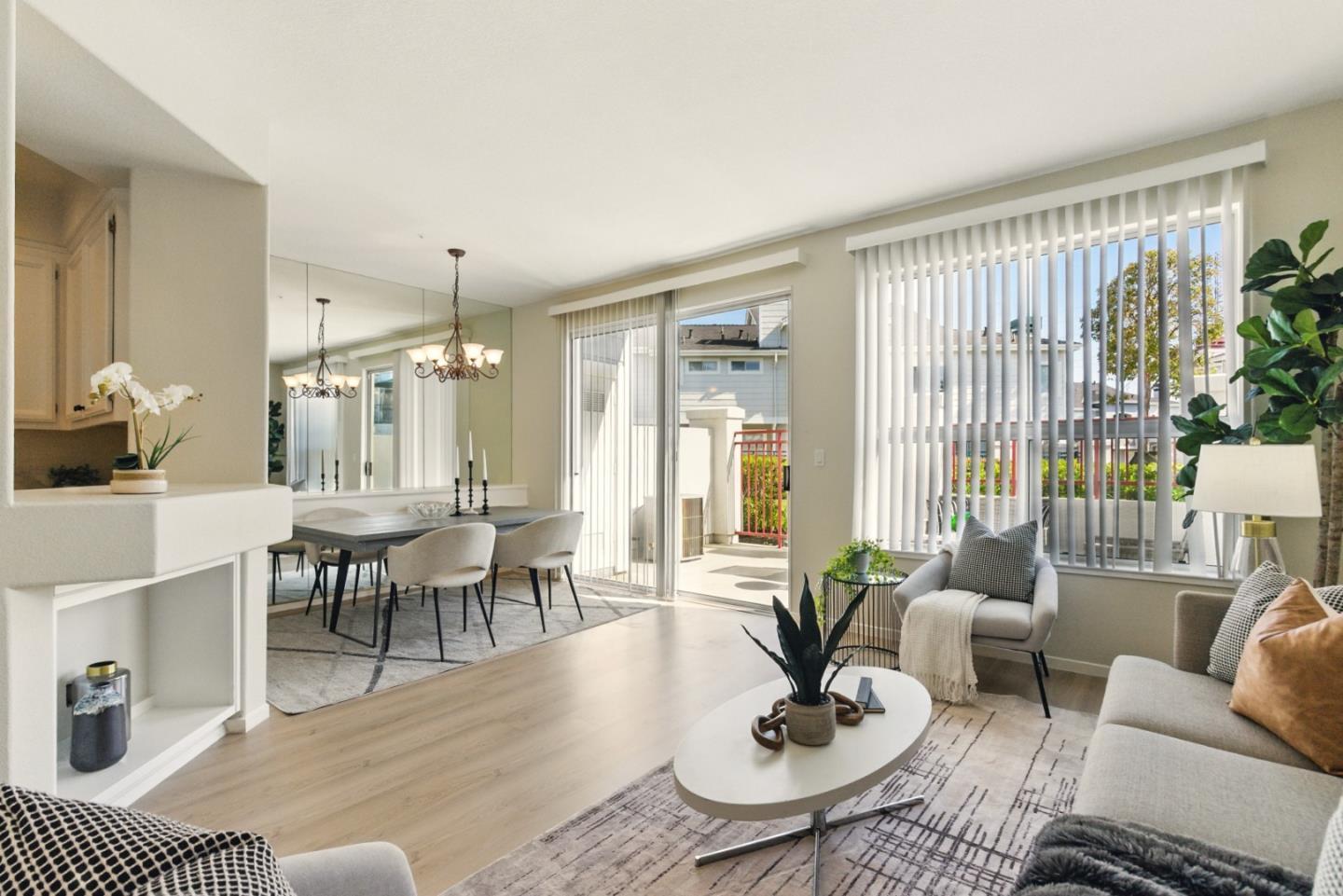 Detail Gallery Image 5 of 47 For 583 Shoal Cir, Redwood Shores,  CA 94065 - 2 Beds | 2/1 Baths