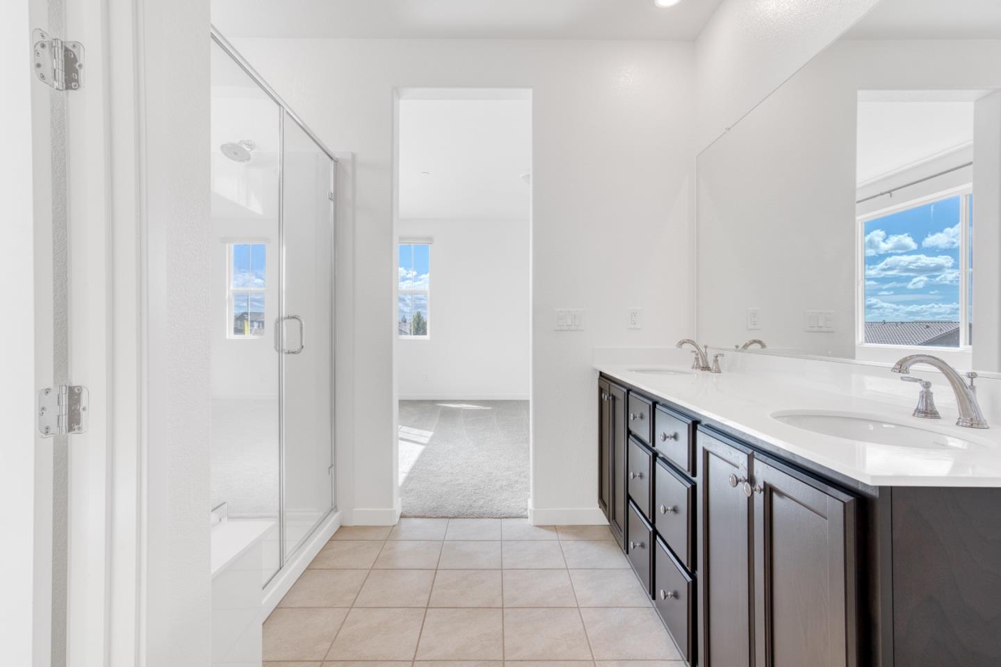 Detail Gallery Image 12 of 49 For 15954 Testarossa St, Lathrop,  CA 95330 - 4 Beds | 3 Baths