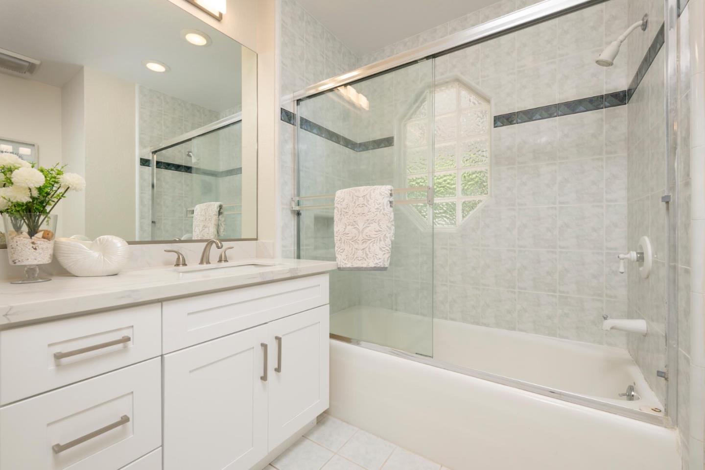 Detail Gallery Image 17 of 19 For 1725 Grizilo Dr, San Jose,  CA 95124 - 4 Beds | 2 Baths