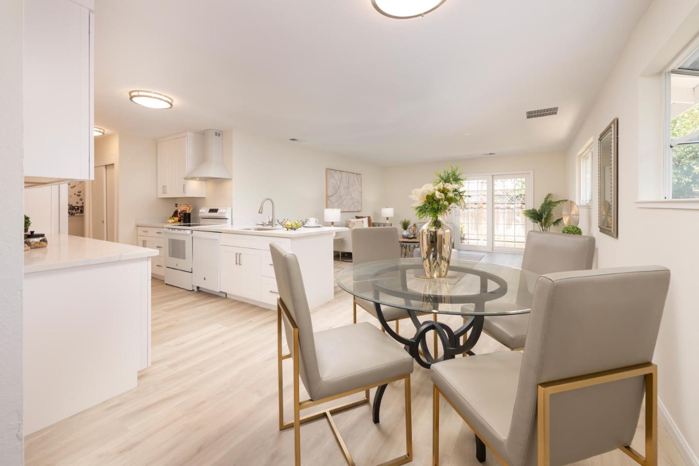 Detail Gallery Image 5 of 19 For 1725 Grizilo Dr, San Jose,  CA 95124 - 4 Beds | 2 Baths