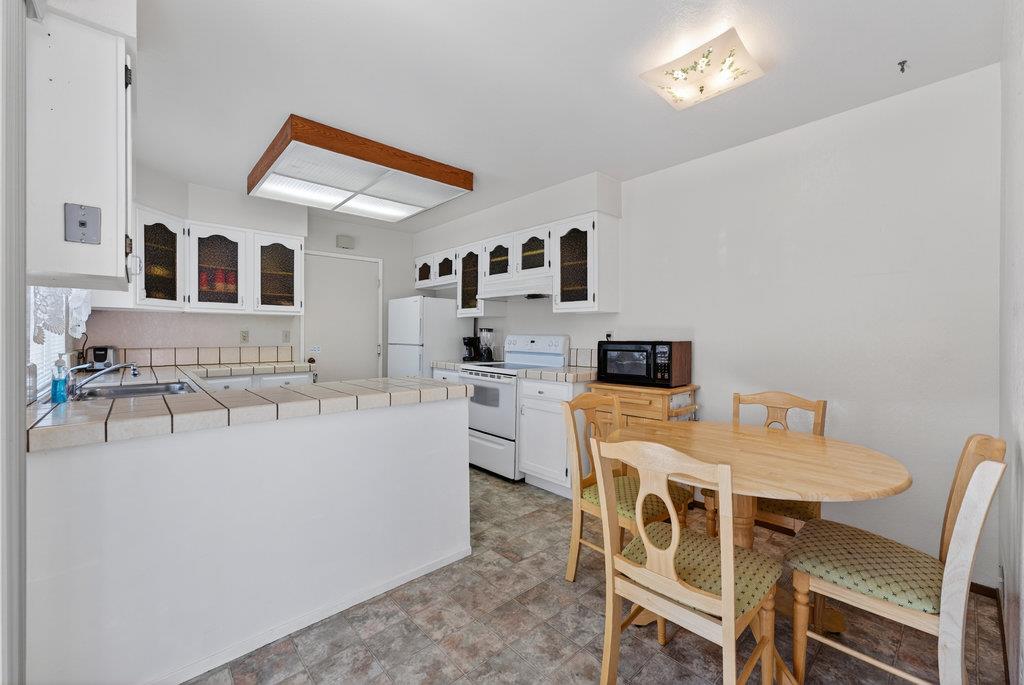 Detail Gallery Image 11 of 24 For 486 Cloudview Dr, Watsonville,  CA 95076 - 2 Beds | 2 Baths