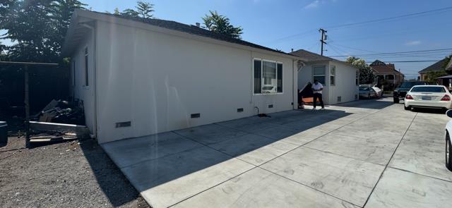 Detail Gallery Image 4 of 8 For 1144 Locust St, San Jose,  CA 95110 - – Beds | – Baths