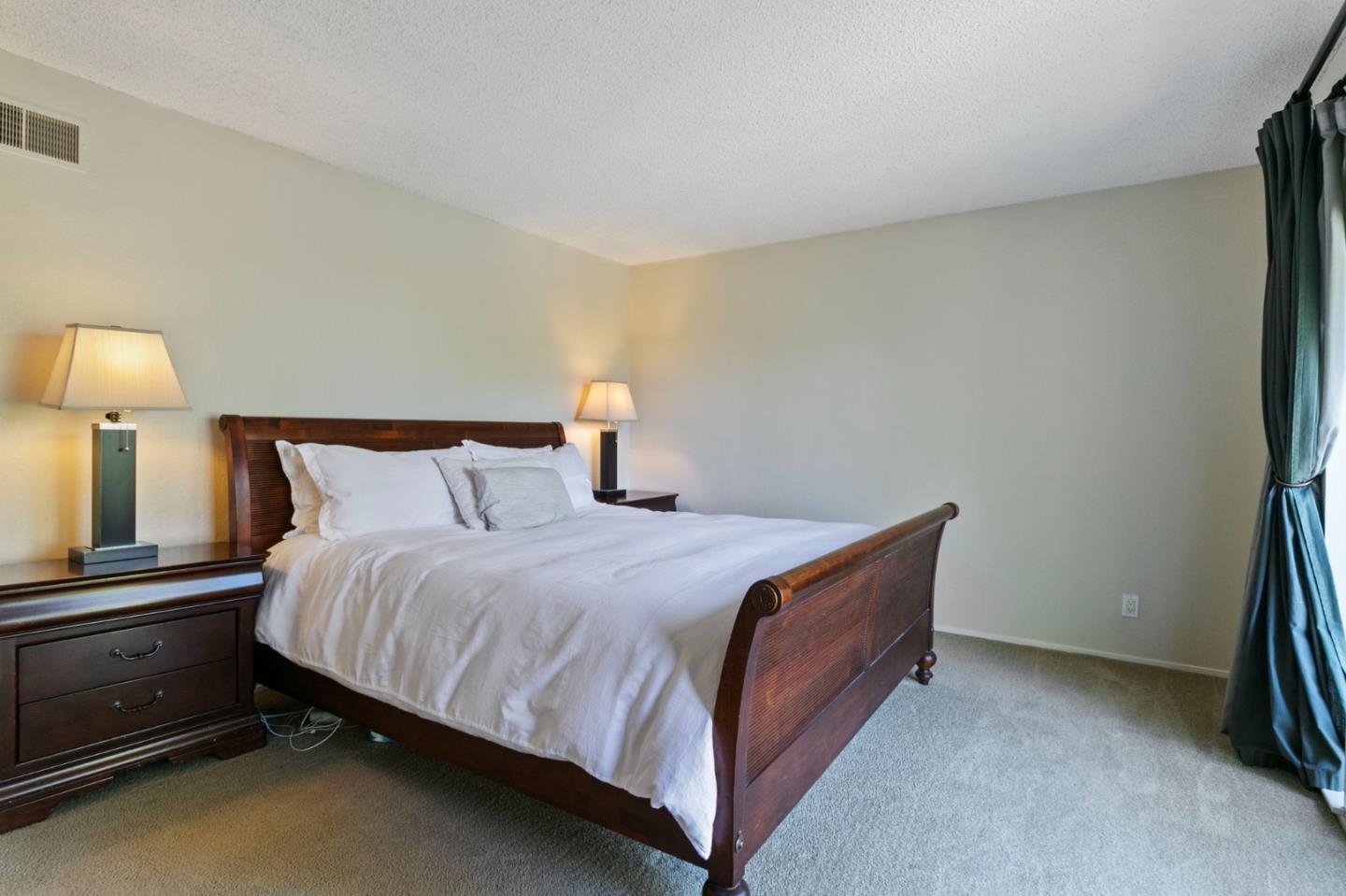 Detail Gallery Image 18 of 54 For 878 Hillcrest Dr, Redwood City,  CA 94062 - 5 Beds | 4 Baths