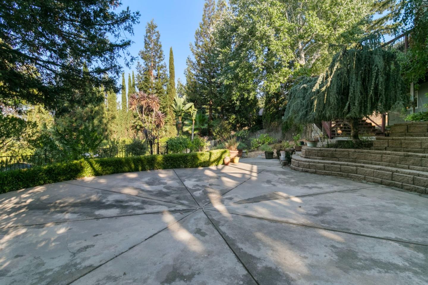 Detail Gallery Image 47 of 54 For 878 Hillcrest Dr, Redwood City,  CA 94062 - 5 Beds | 4 Baths